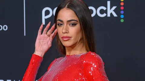 Tini Stoessel: la cantante se sumó a la moda de las cejas decoloradas Tini hizo un radical cambio de look y se decoloró las cejas.