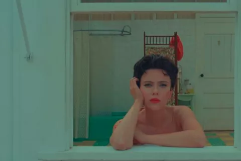 Wes Anderson: esto es lo que sabemos sobre su nueva película, Asteroid City Scarlett Johansson es una de las protagonistas de Asteroid City.