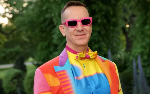 Jeremy Scott se va de Moschino Jeremmy Scott se despide de Moschino.