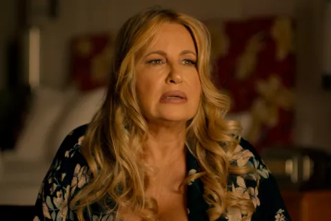 The White Lotus: este es el exótico país en donde se filmará la tercera temporada Jennifer Coolidge en la segunda temporada de The White Lotus.