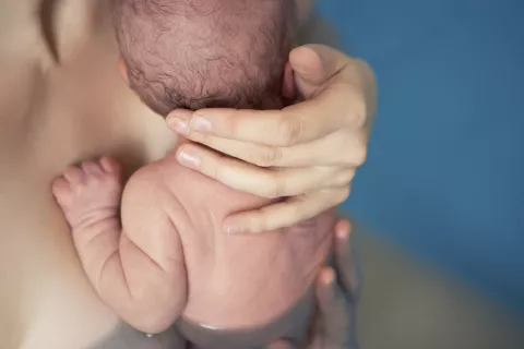 #JusticiaporYami: una madre dio a luz en su casa y murió Parto en casa