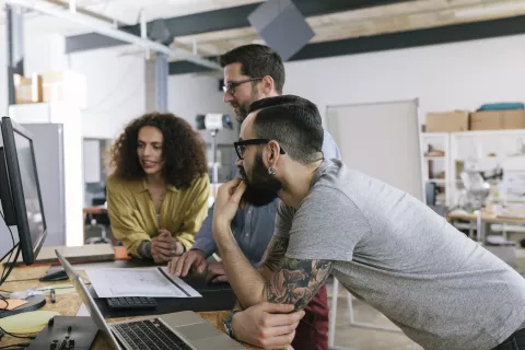 De Google a J.P. Morgan y MercadoLibre: empresas líderes buscan talentos jóvenes Talento joven: ¿cómo desarrollarse en la economía del conocimiento?
