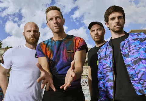 Coldplay: vuelve al cine Music of the Spheres, el recital en donde Jin de BTS cantó The Astronaut Music of the Spheres vuelve a los cines argentinos.