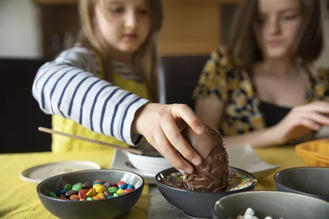 Huevos de Pacuas: estas son las claves para hacerlos en casa y que queden como los comprados Paso a paso para hacer huevos de Pascuas caseros.