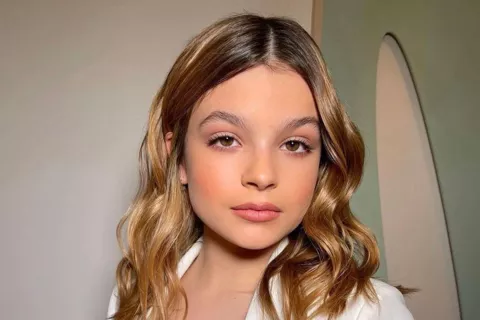 Muna Pauls: así fue su look monocromo para el estreno de la obra de Agustina Cherri Muna: así fue su look metalizado que es tendencia 2023.