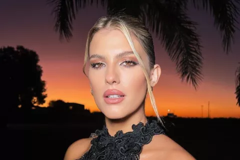 Mery del Cerro posó con este impactante naked dress.