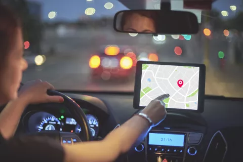 ¿Por qué detesto a los banquineros? Manejo en la autopista y detesto a los banquineros.