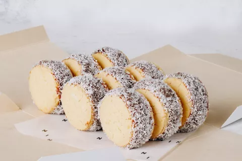Alfajores de maicena caseros: el ingrediente secreto para que te queden extrasuaves Cómo hacer los clásicos alfajores de maicena.