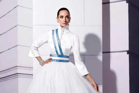 Evita: el diseñador Pablo Ramírez propone un desfile inspirado en la política y actriz argentina El diseñador Pablo Ramírez propone un desfile inspirado en Evita.