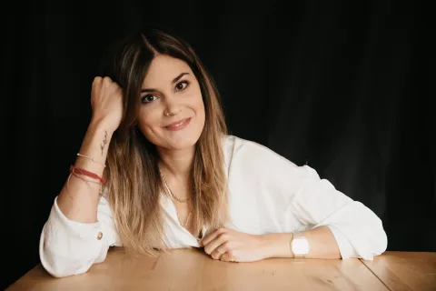 Elvira Sastre, la rockstar de la poesía: "Todo lo que nos conecta con nosotros mismos es revolucionario" elvira_sastre_1.jpg