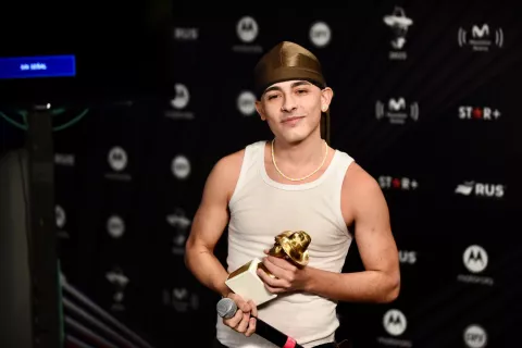 Premios Gardel 2023: Trueno fue el máximo ganador de la noche Trueno, el rapero de 21 años, ganó el Gardel de oro.