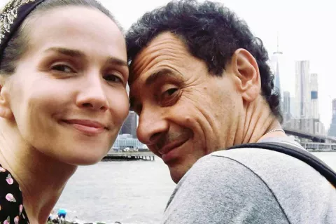 La romántica historia de amor de Natalia Oreiro y Ricardo Mollo Natalia Oreiro habla sobre su historia de amor: “Cuando lo conocí me agarró una emoción enorme”.