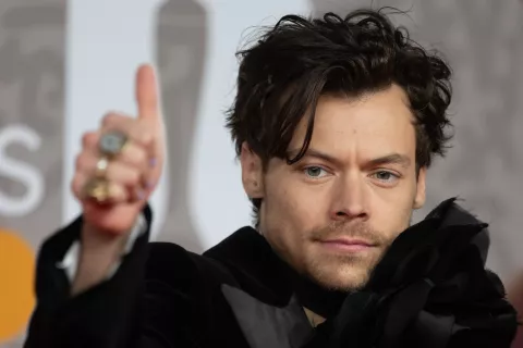 Este es el nombre falso que usa Harry Styles para pasar desapercibido Este es el nombre falso que usa Harry Styles para pasar desapercibido.