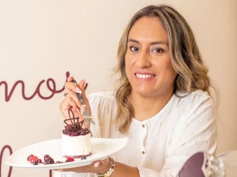Creó una panadería gluten free: secretos para emprender en este sector Nataly Sulca llegó a Argentina en 1998; vino de Lima con su mamá, que fue quien le transmitió sus primeras recetas. Incursionó en la cocina gluten free porque su marido es celíaco.