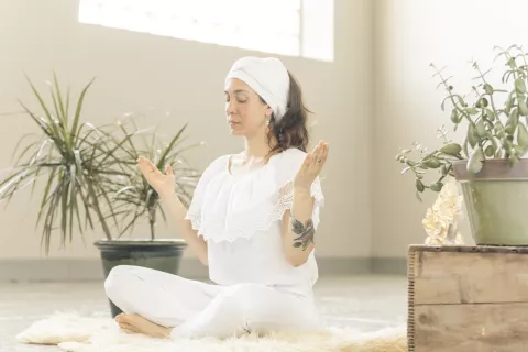 Dharma Yoga: ¿por qué es la mejor técnica para conectar con tus emociones? Dharma Yoga: ¿por qué es el que mejor conecta con las emociones?