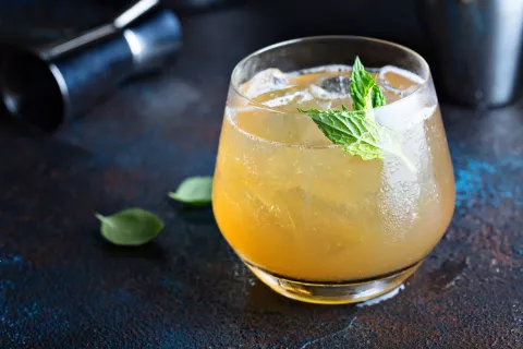 Sidra: sorprendé a todos con estos 3 cócteles súper fáciles 3 cócteles con sidra que te van a copar.