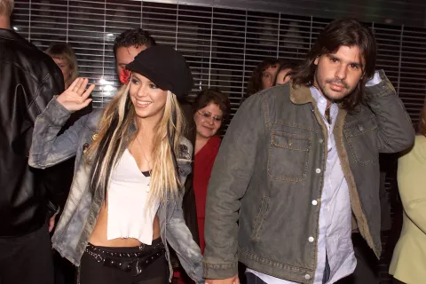 Cómo es la vida hoy de Antonito de la Rúa y sus hijos Antonito de la Rúa con Shakira, en 2001.