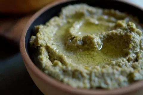 Cómo hacer hummus de arvejas: una receta súper fácil, rica y que no falla Cómo hacer el hummus de arvejas.