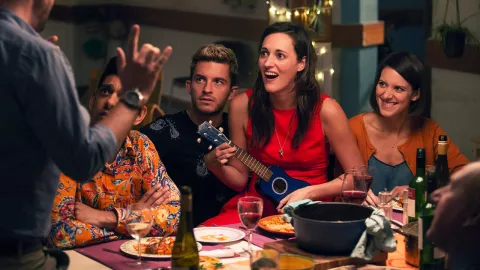 Netflix: las 7 mejores series británicas que podés ver en la plataforma Crashing, una de las series inglesas de Netflix que te recomendamos.