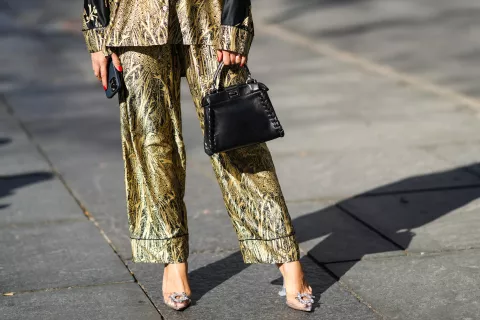 Naked shoes: los zapatos favoritos de Kendall Jenner y que Dua Lipa puso de moda Kendall Jenner la rompe con sus nuevos naked shoes, la tendencia en zapatos que llega con fuerza.