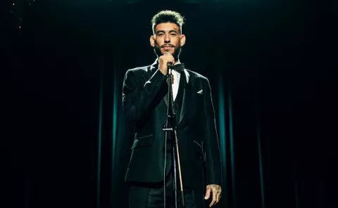 Ulises Bueno, Emanero, Migrantes y Los Palmeras estrenaron su nuevo tema Atorrante. Ulises Bueno estrenó Atorrante, nuevo tema con Emanero, Migrantes y Los Palmeras.