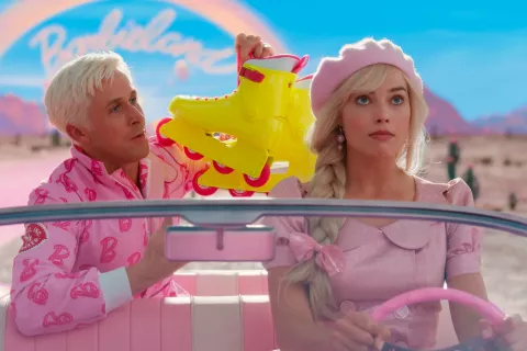 Estas son todas las series y películas nominadas para los Golden Globes 2024 Barbie es una de las películas nominadas a los Golden Globes.