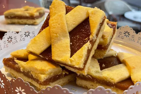 Pastafrola: una receta que no falla y que lleva solo 30 minutos de horno Pastafrola por el 9 de Julio: una receta fácil y rica para hacer en casa.