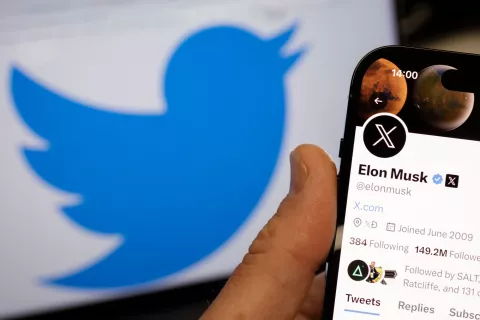 Twitter: los mejores memes del cambio del logo por una X Twitter: los mejores memes del cambio del logo por una X.