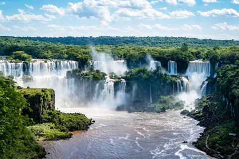 Cataratas de Iguazú: conocé este paseo imperdible para contemplarlas al amanecer Cataratas de Iguazú: conocé este paseo imperdible para contemplarlas al amanecer.