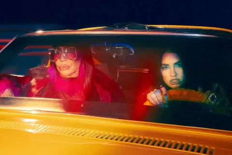 Lali Espósito y Moria Casán: el explosivo videoclip de su canción, Quiénes son? Lali y Moria Casán estrenaron ¿Quiénes son?: mirá el videoclip.