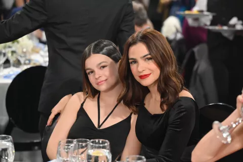 Martín Fierro 2023: los famosos que fueron con sus hijos a la ceremonia Agustina Cherri, una de las famosas que asistió con su hija a los Martín Fierro 2023.
