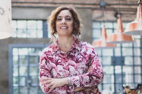 Empleo vs. emprendimiento: ¿dónde gano más? Fabiana Mejalelaty mentora de influencers.