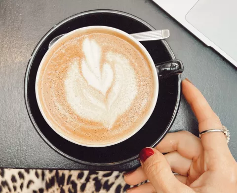 Café con hongos adaptógenos: qué es y qué tipo de efecto tiene al consumirlo Café con hongos.