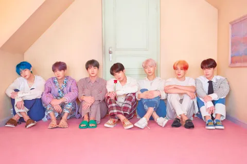 Netflix: a qué hora estrena el documental de BTS, Bring The Soul Netflix anunció el estreno de Bing The Soul, el documental de BTS.