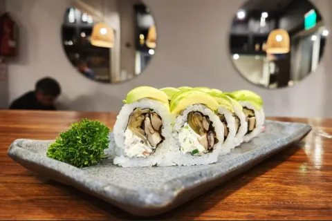 Sushi: estas son las 6 mejores opciones veggies que podés conseguir en Buenos Aires 6 opciones de sushi veggie que la rompen.