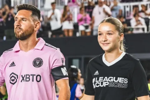 Lionel Messi entró con Harper Seven a la cancha: la emoción de Victoria y David Beckham Lionel Messi entró con Harper Seven a la cancha: la emoción de Victoria y David Beckham.