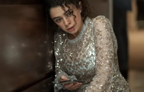 Netflix: la estremecedora serie de los creadores de Sex Education que le ganó a Black Mirror Sex Education más Black Mirror: la serie inglesa de Netflix que es furor .