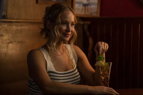 Hazme el favor: la película de Jennifer Lawrence basada en hechos reales Hazme el favor estrenó hoy en los cines argentinos.