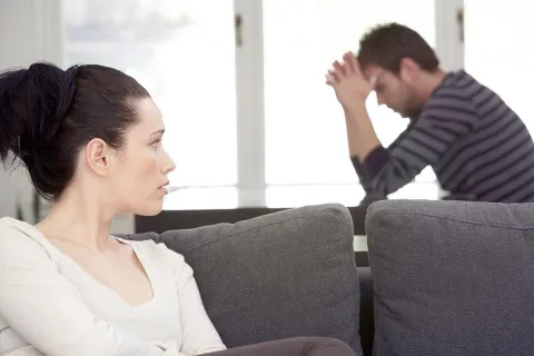 Crisis de pareja: ¿qué hacer cuando vos te querés separar y el otro no? miparejanoquieresepararse_principal.jpg