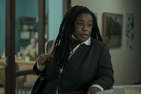 Netflix: la miniserie que recién estrenó y ya encabeza el Top 10 en todo el mundo La nueva miniserie éxito de Netflix.