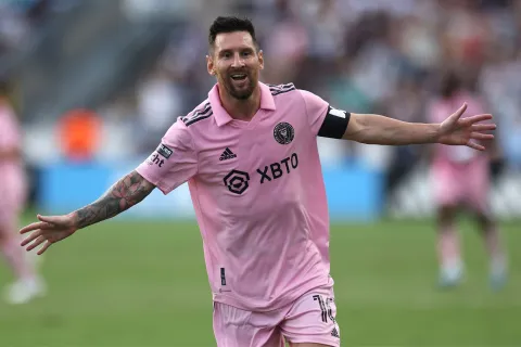 Messi: así es el nuevo documental de Apple TV+ sobre su llegada al Inter Miami Messi: así es el nuevo documental de Apple TV+ sobre su llegada al Inter Miami.