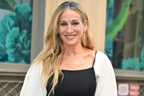 And Just Like That: el costoso vestido que usó Sarah Jessica Parker en el final de temporada Sarah Jessica Parker.