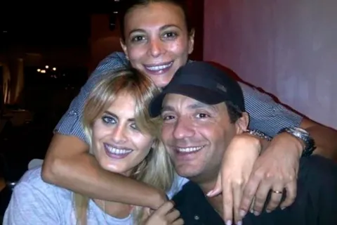 Gustavo Conti habló sobre el verdadero estado de salud de Silvina Luna: “la está luchando todos los días” Gustavo Conti junto a Silvina Luna y Ximena Capristo.