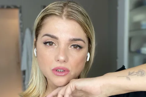 Araceli González contó que fue víctima de un abuso sexual: “Esa basura, abusaba de mí” Araceli González contó que fue víctima de un abuso sexual: “Esa basura, abusaba de mí”.