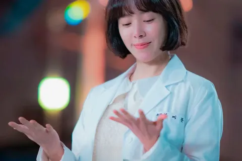 Acaba de terminar su temporada y es uno de los k-dramas más divertidos que vas a ver en Netflix Ya están disponibles los primeros 4 episodios de Con tacto especial.
