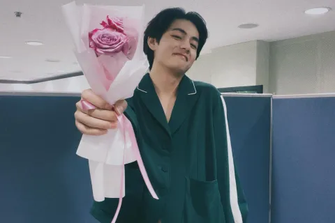 Taehyung de BTS anunció una nueva fecha: cuándo lanzará Scenery, Winter Bear y Snow Flower Taehyung de BTS anunció nuevas fechas.