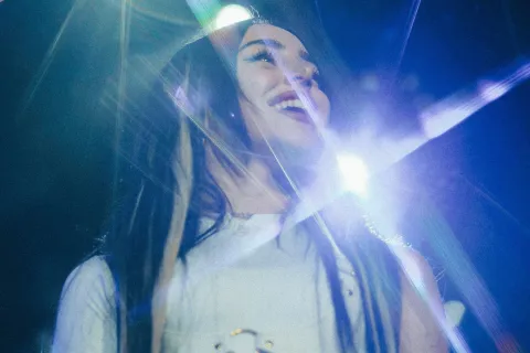 Nicki Nicole en el Movistar: el momento en que se tentó con un fan y tuvo que irse Nicki Nicole la rimpió en el Movistar Arena.