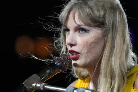 Taylor Swift: qué proyecto la uniría con la guionista de la serie Succession El proyecto que uniría a Taylor Swift con la guionista de la serie Succession.