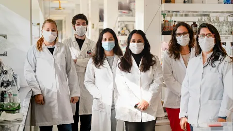 5 avances científicos de CONICET que deberías conocer Juliana Cassataro, investigadora del CONICET e integrantes de su equipo en el Instituto de Investigaciones Biotecnológicas Dr. Rodolfo Ugalde (IIB, CONICET-UNSAM).