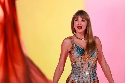 Taylor Swift adelantó el estreno del film de su gira The Eras Tour El documental de The Eras Tour de Taylor Swift llega a la Argentina